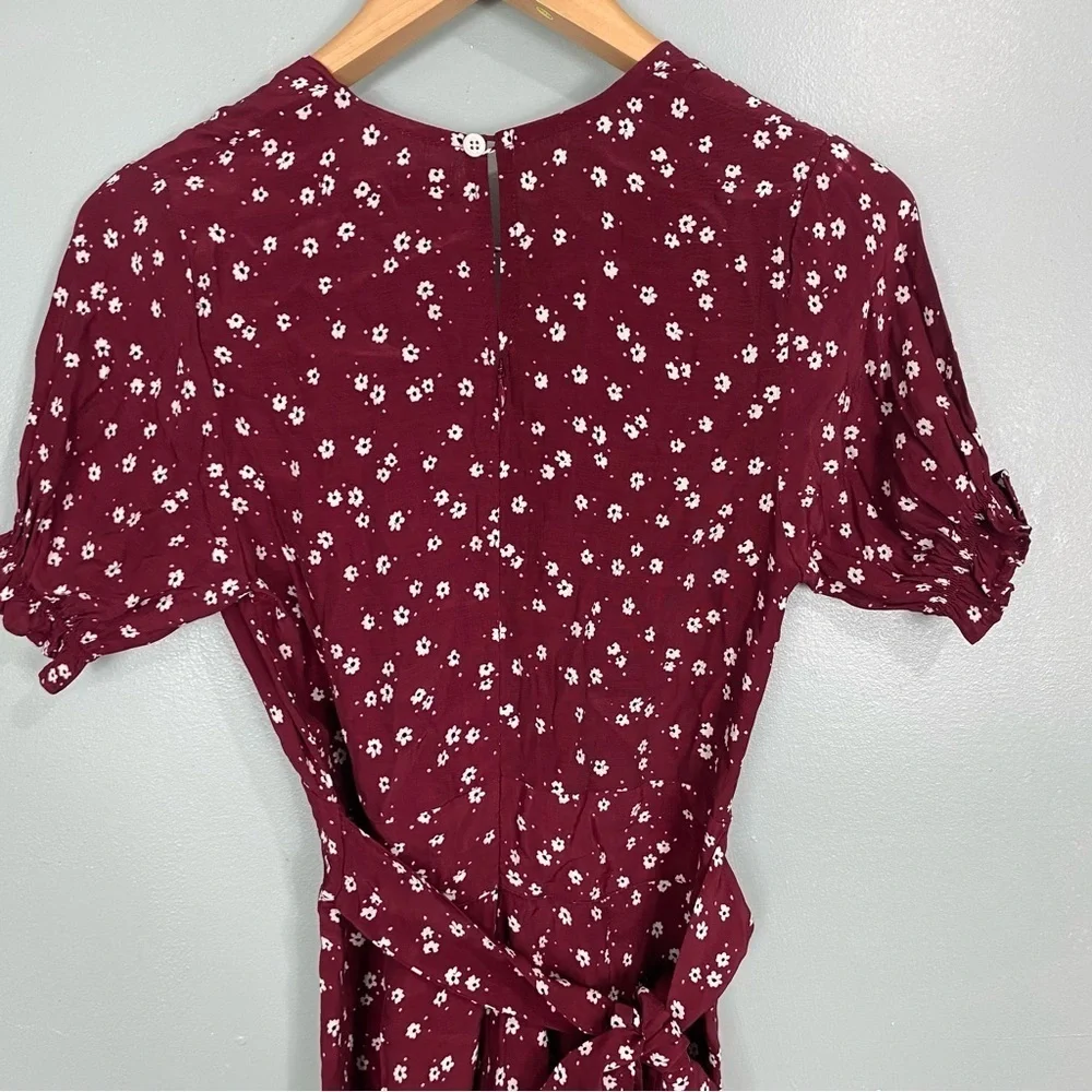 Faithfull The Brand Bonnie Jumpsuit V Neck Red Floral Daisy Short Sleeve Sz 4‎